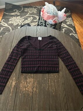 MISA Los Angeles Cropped Knit Sweater - Black & Plum Pattern